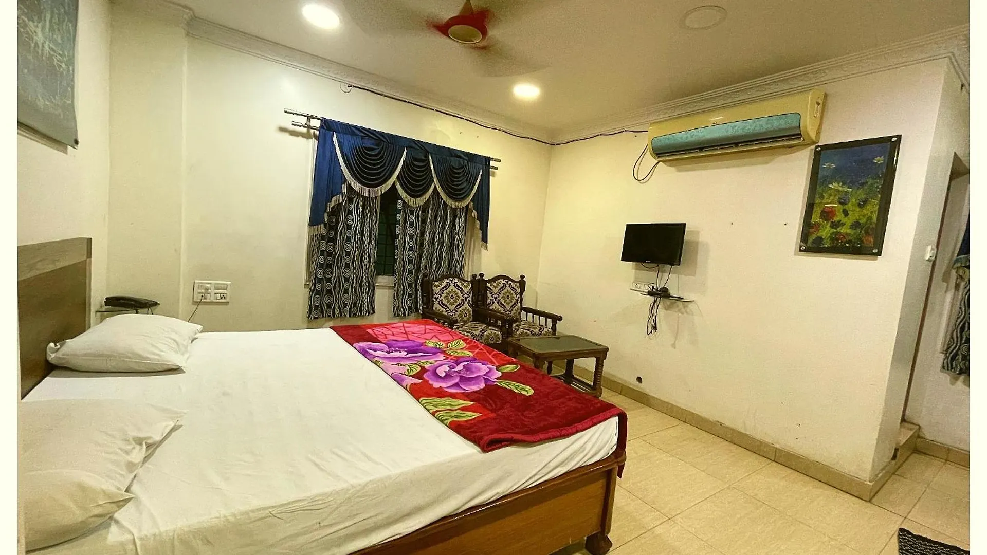 Hotel Premium Ahivaday Inn # Ganges Near Ganga Ghat - Free Public Parking And Wifi Facilities - Air Conditioning Room - Best Hotel Varanasi